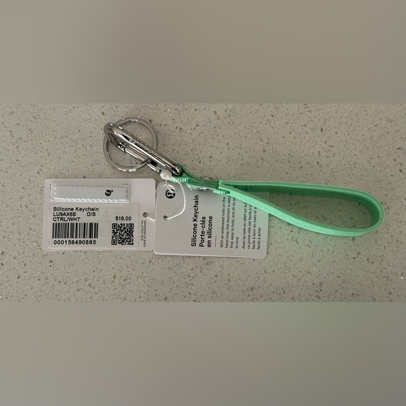 ✨NWT✨ Lululemon Silicone Keychain - Picture 5 of 6